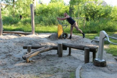 nieuwe zandberg bij de waterpomp